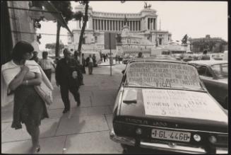Protest car in Piazza Venezia