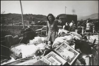 Saving belongings in Buja in the aftermath of the Friuli earthquake