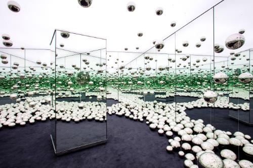 INFINITY MIRRORED ROOM - LET'S SURVIVE FOREVER
