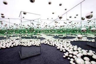 INFINITY MIRRORED ROOM - LET'S SURVIVE FOREVER