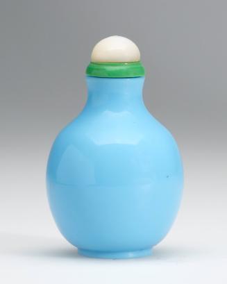 Snuff bottle in opaque turquoise glass