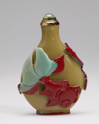 Snuff Bottle, with carved fan-tailed carp