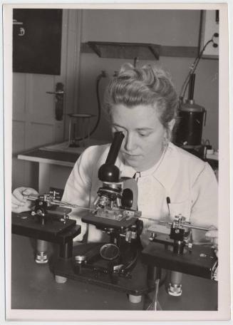 Science on the Trace of the Veiled Secrets of Radium's Effects.