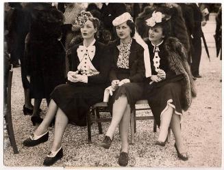 "Pharis" Wins Paris Grand Prix.