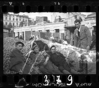 Delivery of potatoes to the ghetto