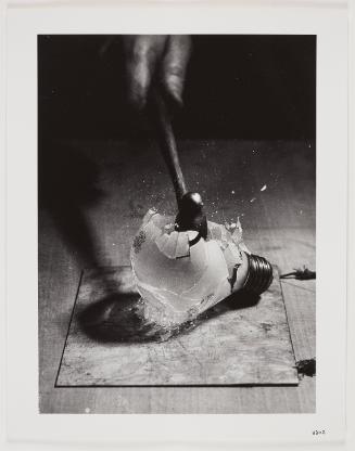 3302 (Hammer and lightbulb)