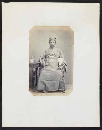 Ambassade Cochinchinoise à Paris, frontal. 172. Hô van nbuân (42 ans) Mèdecin (en grand costume)