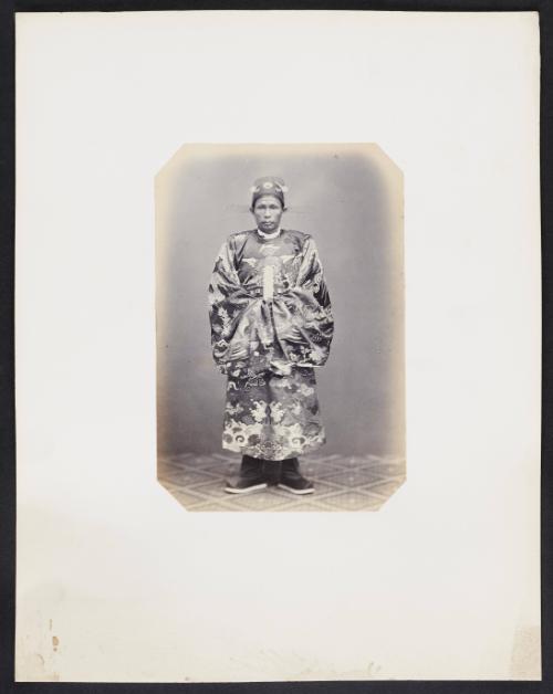 Ambassade Cochinchinoise à Paris. Seated. 143. Phan-plu-Thu (44 ans) 1er Secrétaire du Ministère de l'Intérieur.Mandarin de 2e degré, 2e classe (grand Costume)