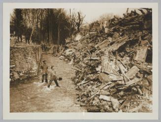 [Ruins of the chateau at Caulaincourt, on the Omignon River, 21 April 1917]